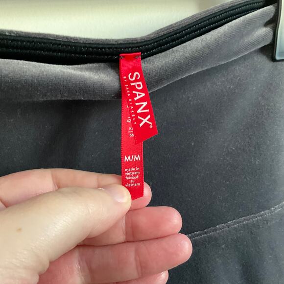 SPANX Dark Grey Velvet Full Length Leggings - Size Medium - Picture 3 of 6